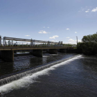 El azud en el río Esla a su paso por Villómar