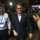 Artur Mas, en el centro, junto a Antoni Castellá, ayer en un acto en Barcelona.