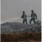 Los bomberos trabajaron durante 24 horas para controlar el fuego