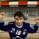 Pese a su juventud, el meta croata Matej Asanin está haciendo una gran temporada.