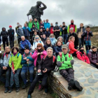 Participantes en una de las excursiones de senderismo organizadas por el Ayuntamiento de La Robla. DL