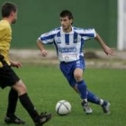 Fuentes, con el balón, ha formado con los titulares en los partidillos