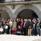 Los universitarios, los profesores y las autoridades clausuraron ayer el curso en La Pola.