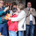 Teresa Rey, la vuida del escritor, durante el homenaje.