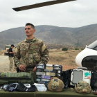 Un agente de la Unidad de Trauma  Busqueda y Rescate de la Patrulla Fronteriza de los EEUU.