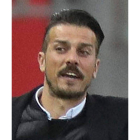 Rubén de la Barrera no acertó prácticamente en ninguna de sus decisiones a lo largo del partido frente al equipo soriano. LUIS ÁNGEL TEJEDOR