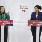 Ana Sánchez y la portavoz socialista de Economía y Hacienda, Rosa Rubio. R. GARCÍA
