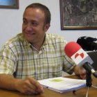 El edil Gerardo Álvarez, en la presentación de los talleres.