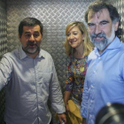 Jordi Sànchez, Neus Lloveras y Jordi Cuixart, el pasado mayo, en Barcelona.