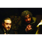El actor Gary Piquer (iquierda), que en la foto aparece en una escena de ‘Mal día para pescar’, encarnará a Sherlock Holmes.