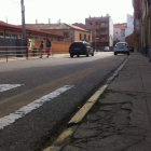 Acera de la calle Antonio Palau, frente al colegio.