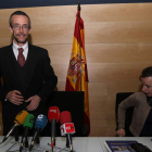 El juez decano, Enrique Agudo, destacó el incremento del 16,6% en los casos de naturaleza civil. Junto a él Inmaculada Crespo.