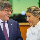 Puigdemont y la vicepresidenta Díaz se reunieron en el Parlamento Europeo. OLIVIER MATTHYS