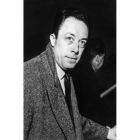 Imagen de Albert Camus tomada en 1957
