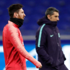 Messi y Valverde, en el entrenamiento previo. GUILLAUME HORCAJUELO
