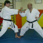 Miguel Ángel Codeseira yManuel Alonso, en un entrenamiento en el Gimnasio Okinawa de Astorga.
