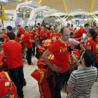 Hombrados, capitán de la selección española de balonmano, con el resto de los deportistas.