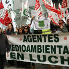 A la protesta frente a la sede de la consejería en Valladolid acudió personal de toda la comunidad. DL