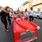 Uno de los grupos participantes en el desfile que tuvo lugar ayer en Camponaraya. L. DE LA MATA