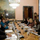 La vicepresidenta segunda recibió ayer a la Comisión de Economía del Parlamento Europeo.