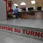 Interior de una oficina de Empleo en León