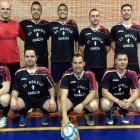 Formación del equipo del Abuelo García, que disputa la competición de Antibióticos.