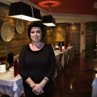 María Esther en el comedor del restaurante Cortijo de Susi.
