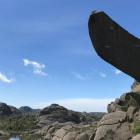 La roca 'Trollpikken', en Egersund, antes de ser objeto de vandalismo.