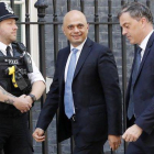 El ministro de Economía, Sajid Javid, a su llegada a la primera reunión en Downing Sreet.