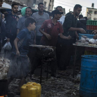 Imagen de los palestinos de Gaza matando pollos. HAITHAM IMAD