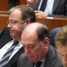 Silván, pensativo, en un momento del Pleno de ayer en las Cortes.