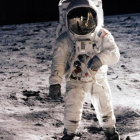 Edwin Aldrin, en una imagen tomada por su compañero Neil Armstrong, en el primer viaje del ser humano a la Luna.