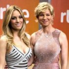 Edurne, con Anne Igartiburu, hoy, en la rueda de prensa de Eurovisión en Madrid.