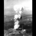 El 6 de agosto de 1945 se lanzó la bomba atómica sobre Hiroshima, en Japón. Aproximadamente 140.000 personas murieron como consecuencia de la explosión nuclear.