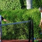 Alejandro Sanz y Javier Sardá jugando un partido de tenis en la casa que el cantante tiene en Miami