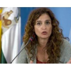 La consejera andaluza de Salud, María Jesús Montero, en la rueda de prensa.