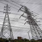 Enjambre de torres eléctricas y cables de la luz. MIGUEL GUTIÉRREZ