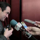 El presidente del Congreso, José Bono, momentos antes de lanzar su propuesta.