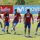 Deulofeu, Iniesta, Piqué, Costa, Alba y Busquets, durante el entrenamiento de la selección el martes en Las Rozas.