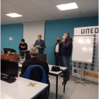 Momento de la clausura en el aula de Vega de Espinareda. DL