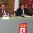El presidente de la Casa de León en Madrid, Rafael Álvarez, y Ángel Villalba en un momento del acto