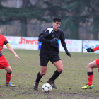Germán, en el centro, abrió el camino de la victoria ejidense al materializar el primer gol. SECUNDINO