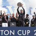 El Team New Zealand celebra su victoria en la Copa Louis Vuitton, en San Francisco.