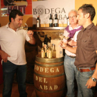 Cata de vino de una bodega de la Denominación de Origen.