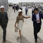 Teodoro Martínez, Isabel Carrasco y el director técnico de Coreal, Carlos Díaz, en un momento de la