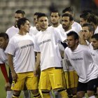 Los jugadores portaron camisetas en contra de la violencia.