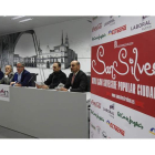 Organizadores, patrocinadores y colaboradores en la presentación de la 18º edición de la San Silvestre en el Ayuntamiento de León.