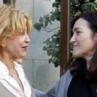 La baronesa y la ministra, ayer, tras su reunión.