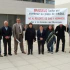 Un grupo de vecinos se concentra de nuevo en el centro de especialidades de Astorga.