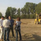 Viñuela de Celis, concejal de Deportes y Juventud, visitó las obras de la nueva área deportiva.